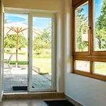 Blaue Haus Mitten Im Gruenen - Our Blue House Surrounded By Greenery בית נופש Langenaltheim